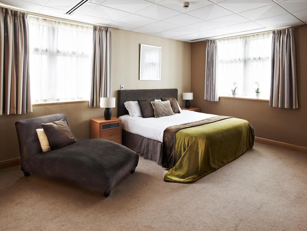 De Vere Cheadle House Handforth Buitenkant foto